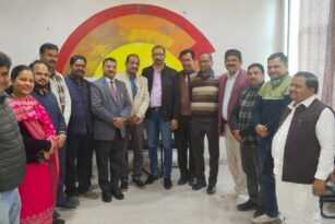 अखबार पठन से ही जागरूक नागरिक और सशक्त लोकतंत्र का निर्माण संभव : घनश्याम गुप्ता