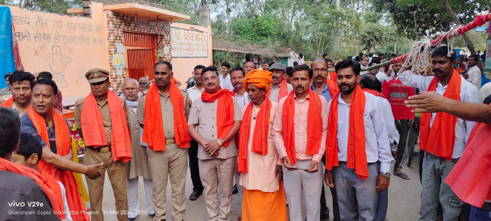 You are currently viewing पसीना वाले हनुमान मंदिर पर भव्य नेजा चढ़ा, घनश्याम गुप्ता ने पुलिस सुरक्षा व्यवस्था की की सराहना